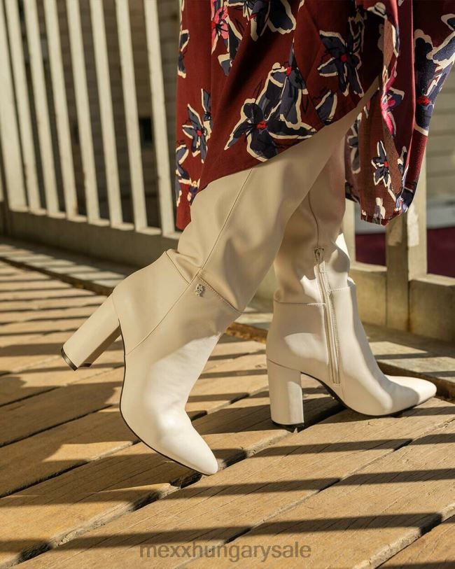 XV8H6343 nők Mexx boot krystal le fehér