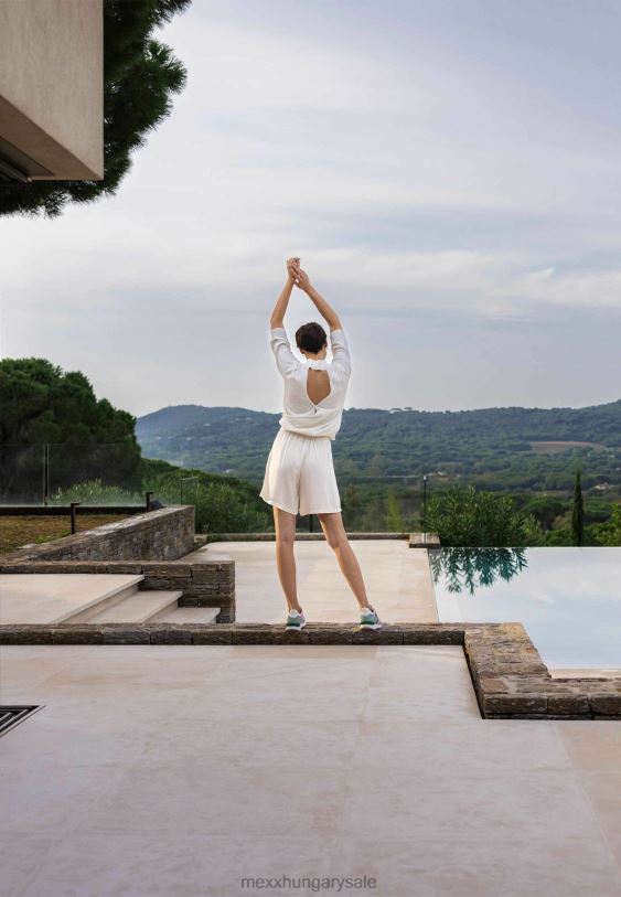 XV8H64 nők Mexx bő szabású rövidnadrág törtfehér bézs